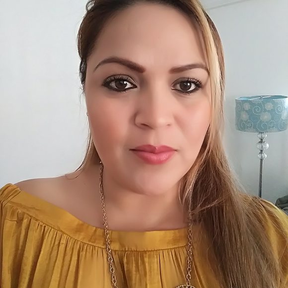 Meet your Posher, Lupita - Picture 1 of 1